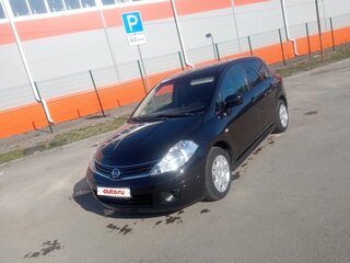 2010 Nissan Tiida I Рестайлинг, коричневый, 750000 рублей, вид 3