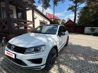 2017 Volkswagen Touareg II Рестайлинг, белый, 4250000 рублей, вид 1
