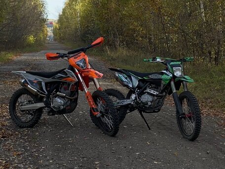 2023 GR GR8, красный, 240000 рублей, вид 3
