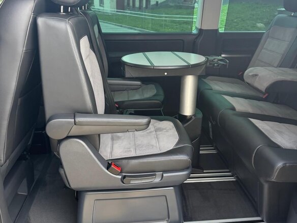 2020 Volkswagen Multivan T6 Рестайлинг, чёрный, 4700000 рублей - вид 18