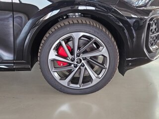 2025 Audi Q5 40 TDI III (GU), чёрный, 7500548 рублей, вид 5