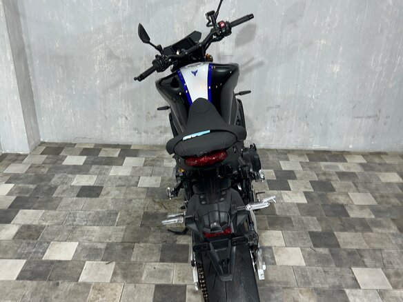 2021 Yamaha MT-09 (FZ-09), чёрный - вид 11