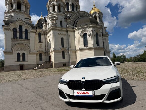2020 BMW 5 серии 520i VII (G30/G31/G38), белый, 3800000 рублей