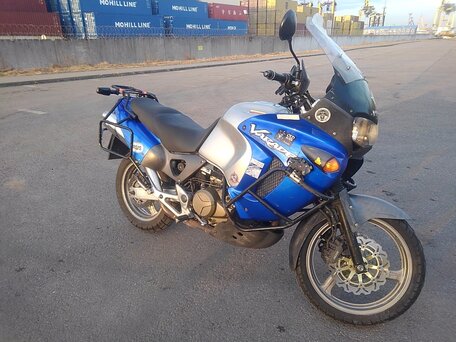 1999 Honda XL1000V Varadero, чёрный, 370000 рублей, вид 1