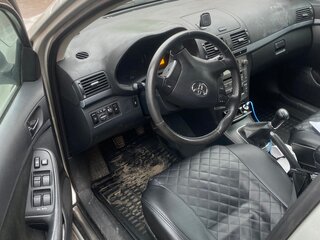 2008 Toyota Avensis II Рестайлинг, серебристый, 750000 рублей, вид 5