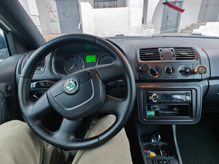 2011 Skoda Fabia II Рестайлинг, серебристый, 550000 рублей, вид 4