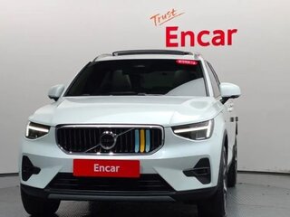 2022 Volvo XC40 I, белый, 4649844 рублей, вид 2
