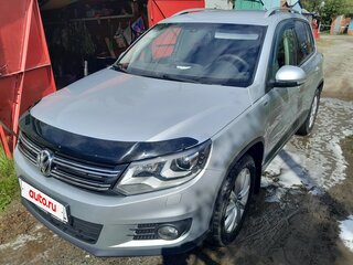 2016 Volkswagen Tiguan I Рестайлинг, серебристый, 1650000 рублей, вид 2