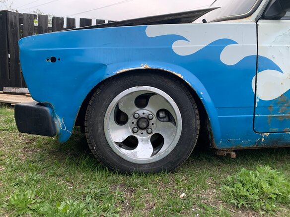 1997 Lada (ВАЗ) 2105, белый, 120000 рублей - вид 4