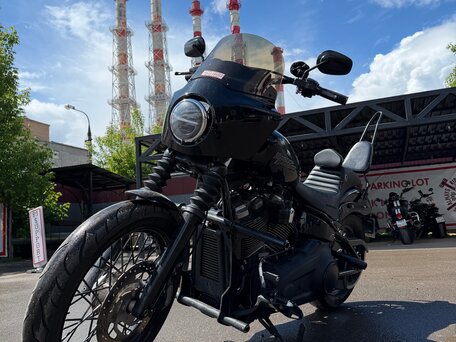2020 Harley-Davidson Street Bob, чёрный, 2500000 рублей, вид 4