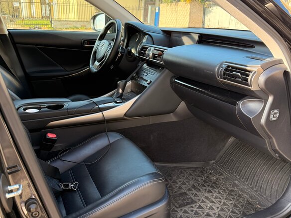 2018 Lexus IS 300 III Рестайлинг, чёрный, 3050000 рублей - вид 18