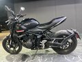 2021 Triumph Trident 660, чёрный, 900000 рублей - вид 2