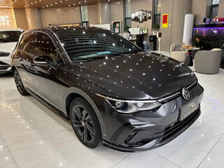 2023 Volkswagen Golf VIII, серый, 1840000 рублей, вид 2
