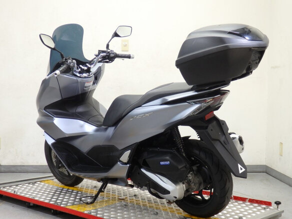 2021 Honda PCX 125, серебристый, 293000 рублей - вид 6