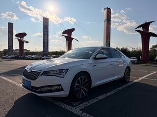 2023 Skoda Superb III Рестайлинг, белый, 2712000 рублей, вид 3