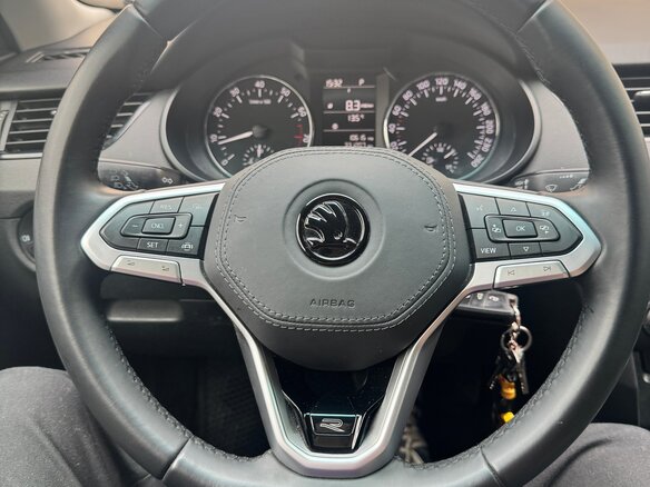 2016 Skoda Octavia III (A7), белый, 1100000 рублей - вид 7
