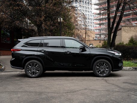 2026 Toyota Highlander IV (XU70), чёрный, 5250000 рублей, вид 3