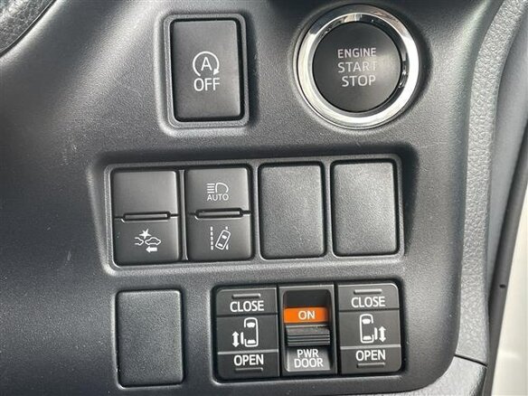2021 Toyota Voxy III (R80) Рестайлинг, белый, 1790000 рублей - вид 13