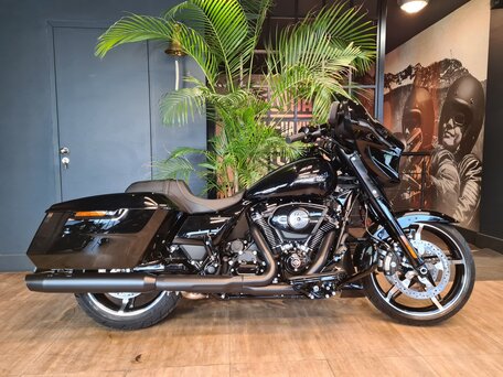 2024 Harley-Davidson Street Glide, чёрный, 3950000 рублей, вид 1