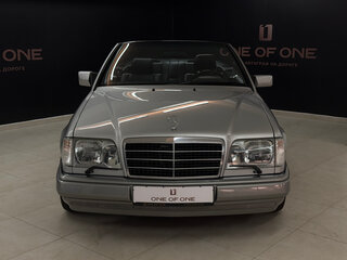 1993 Mercedes-Benz E-Класс 320 4-speed I (W124), серебристый, 6200000 рублей, вид 4