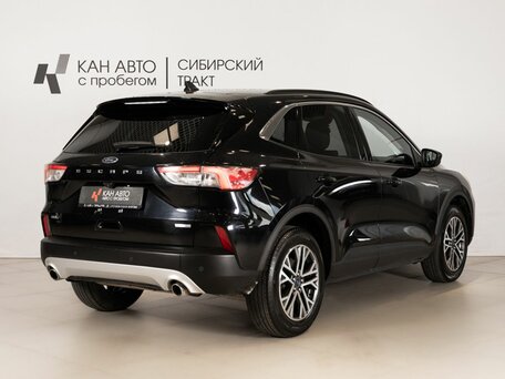 2020 Ford Escape IV, чёрный, 1696000 рублей, вид 3