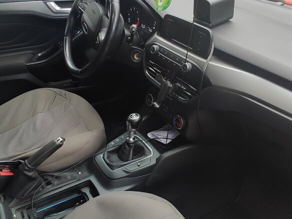 2018 Ford Focus IV, красный, 1500000 рублей - вид 3