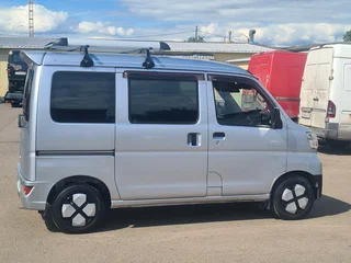 2019 Daihatsu Hijet X, серебристый, 985000 рублей, вид 3