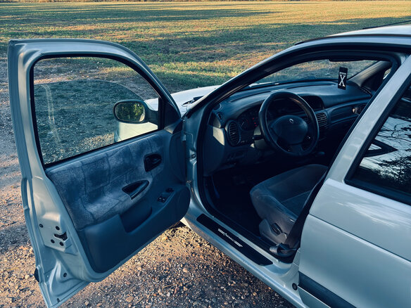2001 Renault Megane I Рестайлинг, серебристый, 249000 рублей - вид 7