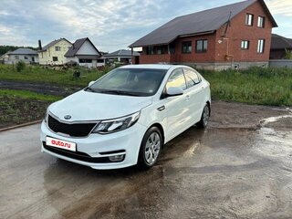 2016 Kia Rio III Рестайлинг, белый, 945000 рублей, вид 1