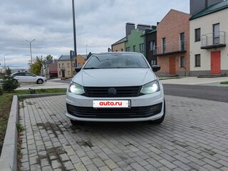 2018 Volkswagen Polo V Рестайлинг, белый, 1155000 рублей, вид 2