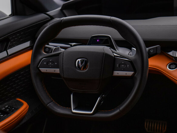 2023 Changan UNI-V I, красный - вид 14