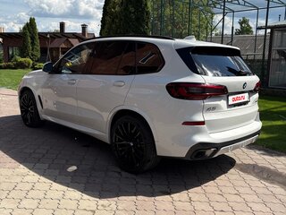 2023 BMW X5 40i IV (G05/G18), белый, 6150000 рублей, вид 5