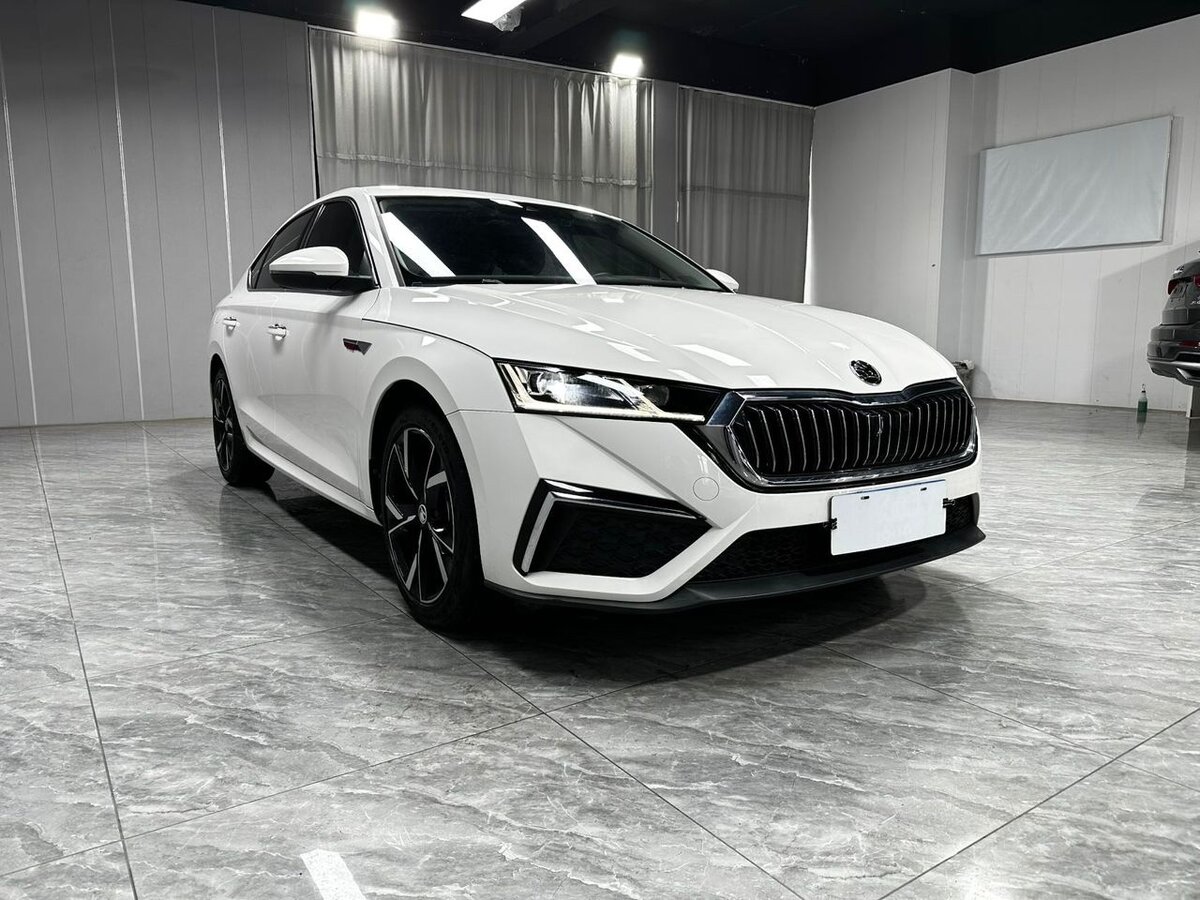 Открыть фотографии: Skoda Octavia IV (A8)