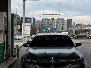 2020 BMW 5 серии M550d xDrive VII (G30/G31/G38), чёрный, 6300000 рублей, вид 4