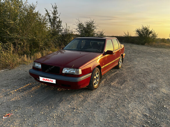 1994 Volvo 850, красный - вид 1