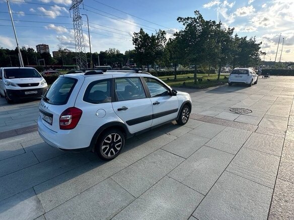 2023 Lada (ВАЗ) Granta Cross I Рестайлинг, белый, 580000 рублей - вид 6