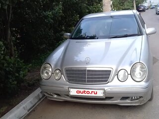 2001 Mercedes-Benz E-Класс 240 II (W210, S210) Рестайлинг, серебристый, 550000 рублей, вид 2