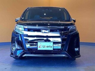 2021 Toyota Noah III (R80) Рестайлинг, чёрный, 1995000 рублей, вид 2