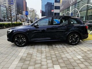 2026 Audi Q7 55 TFSI II (4M) Рестайлинг 2, синий, 14990000 рублей, вид 2