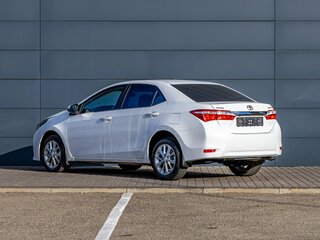 2013 Toyota Corolla XI (E160, E170, E180), белый, 1556000 рублей, вид 4
