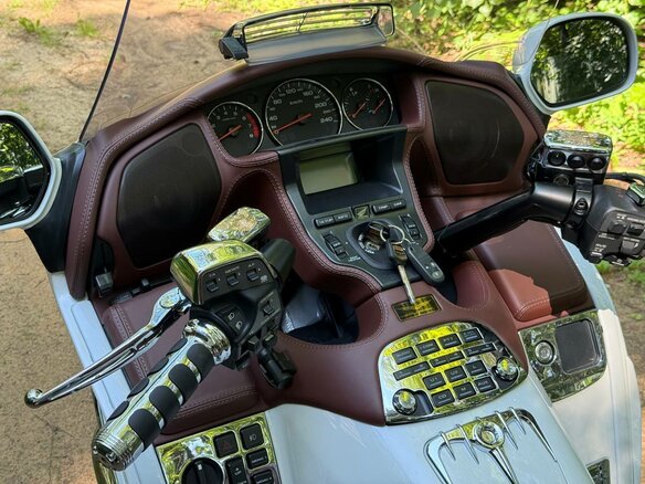 2010 Honda GL 1800 Gold Wing, белый, 1500000 рублей - вид 18