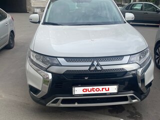 2019 Mitsubishi Outlander III Рестайлинг 3, белый, 2200000 рублей, вид 1