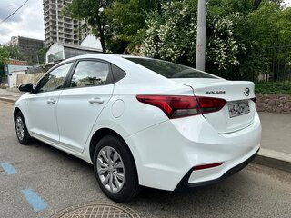 2019 Hyundai Solaris II, белый, 960000 рублей, вид 3