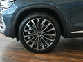 2026 Geely Monjaro I, серый, 4954990 рублей - вид 8