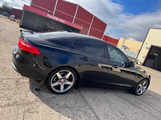 2017 Jaguar XE I, чёрный, 1700000 рублей, вид 4