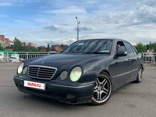 2001 Mercedes-Benz E-Класс 220 II (W210, S210) Рестайлинг, синий, 700000 рублей, вид 1