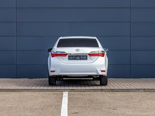 2016 Toyota Corolla XI (E160, E170, E180) Рестайлинг 1, белый, 1655000 рублей, вид 5