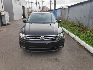 2018 Volkswagen Tiguan II, чёрный, 1600000 рублей, вид 2
