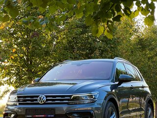 2020 Volkswagen Tiguan II, серый, 2300000 рублей, вид 2