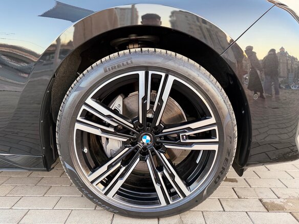 2025 BMW 7 серии 740i xDrive VII (G70), чёрный, 16500000 рублей - вид 17